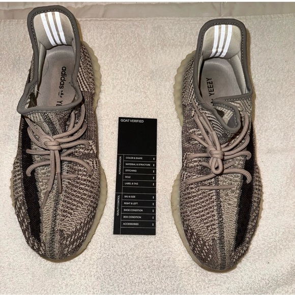Yeezy Boost V2. Men’s 11. Monice. Very good condition. Box included. - Picture 8 of 8